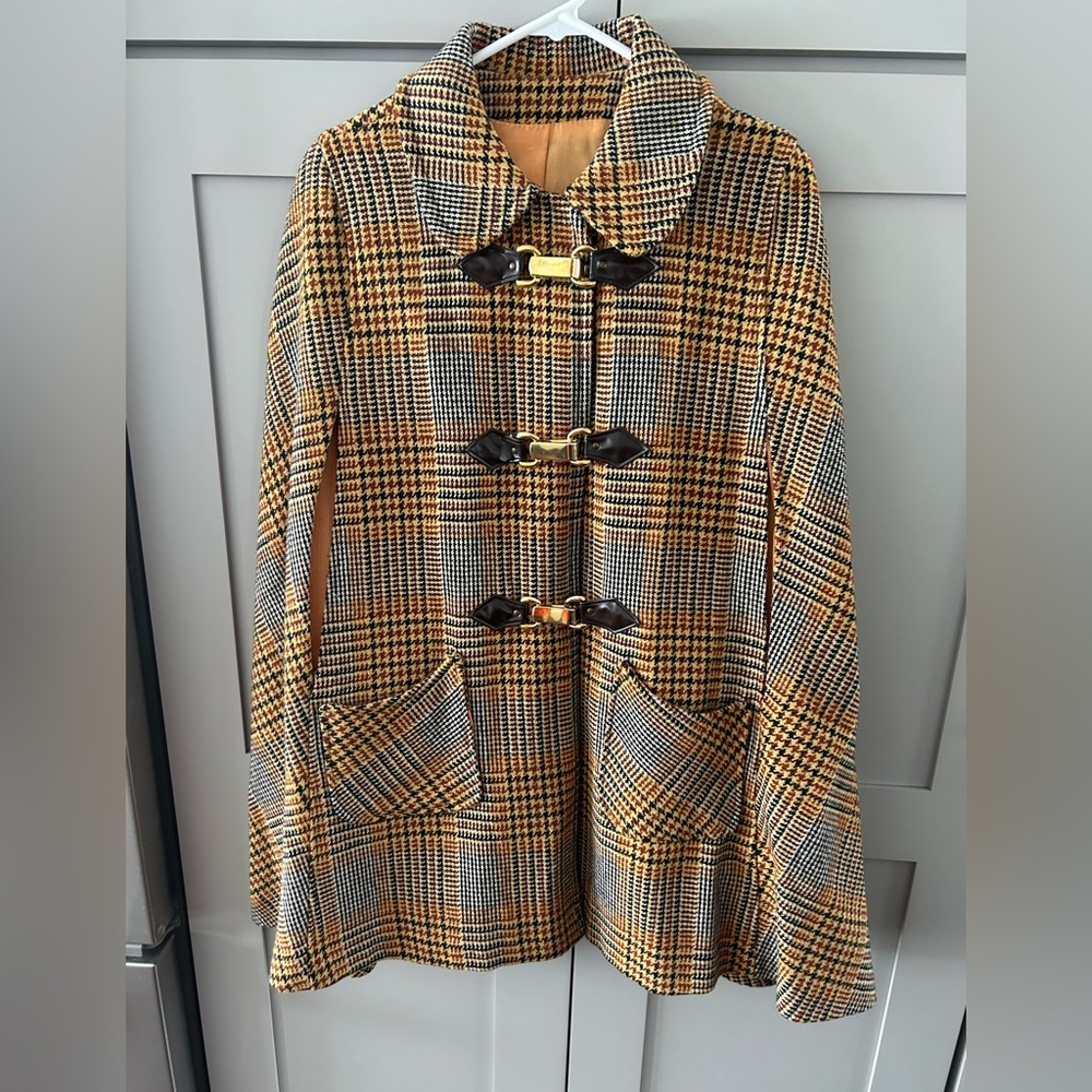 Vintage wool cape.  One size, excellent condition.
